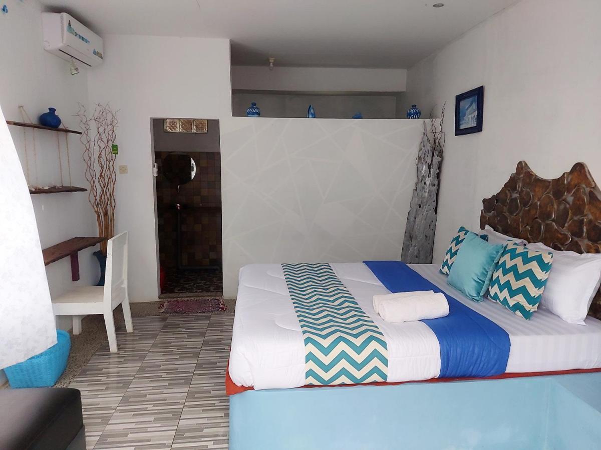 Blue Coral Homestay Karimunjawa Exterior foto