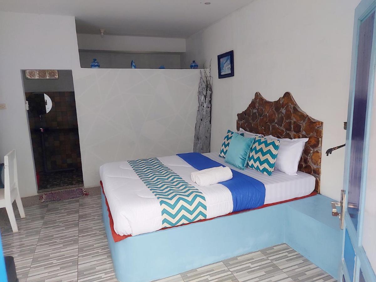 Blue Coral Homestay Karimunjawa Exterior foto