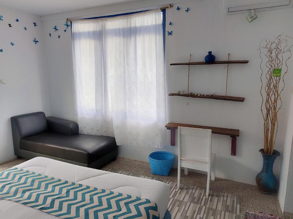 Blue Coral Homestay Karimunjawa Exterior foto