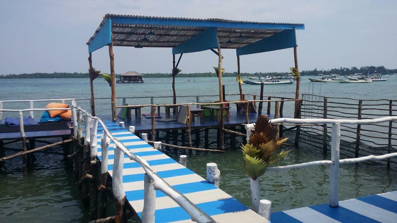 Blue Coral Homestay Karimunjawa Exterior foto