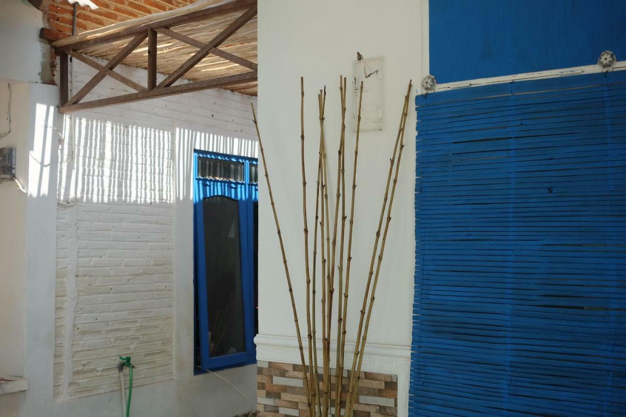 Blue Coral Homestay Karimunjawa Exterior foto