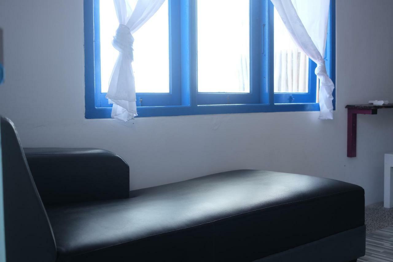 Blue Coral Homestay Karimunjawa Exterior foto